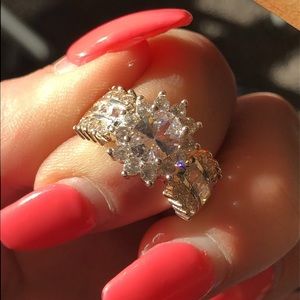 Silver and diamond ring (1 carat diamond)